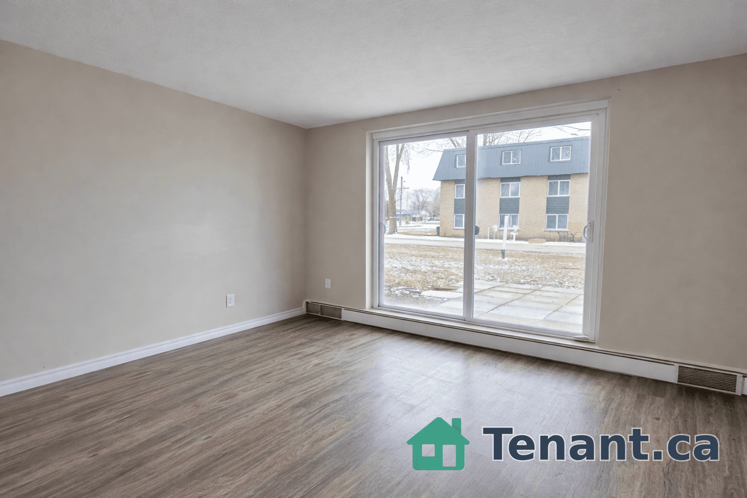 Bright 1 Bedroom Main Floor Unit