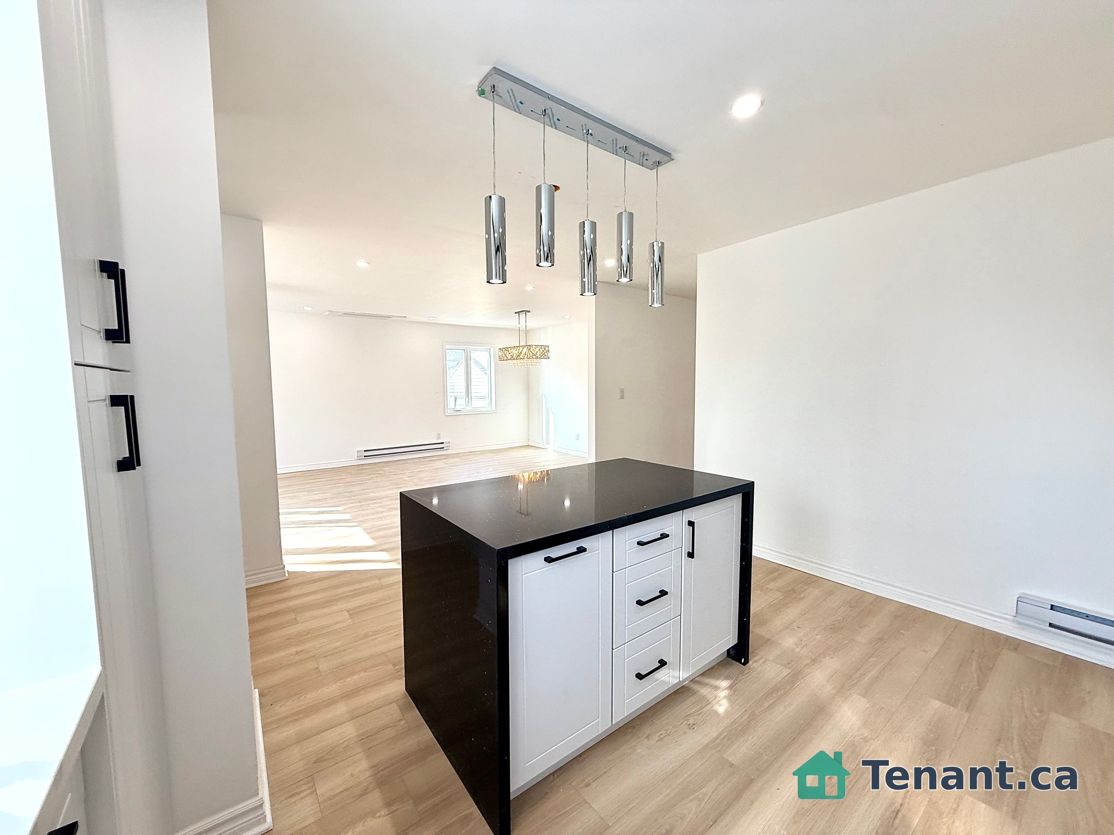 Fully Renovated Bungalow Near Yorkdale!