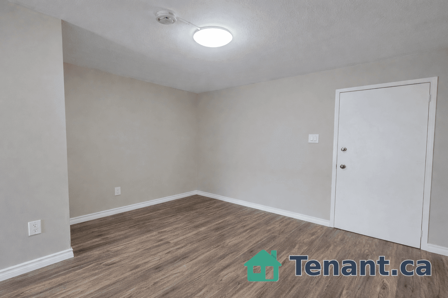 Bright 1 Bedroom Main Floor Unit