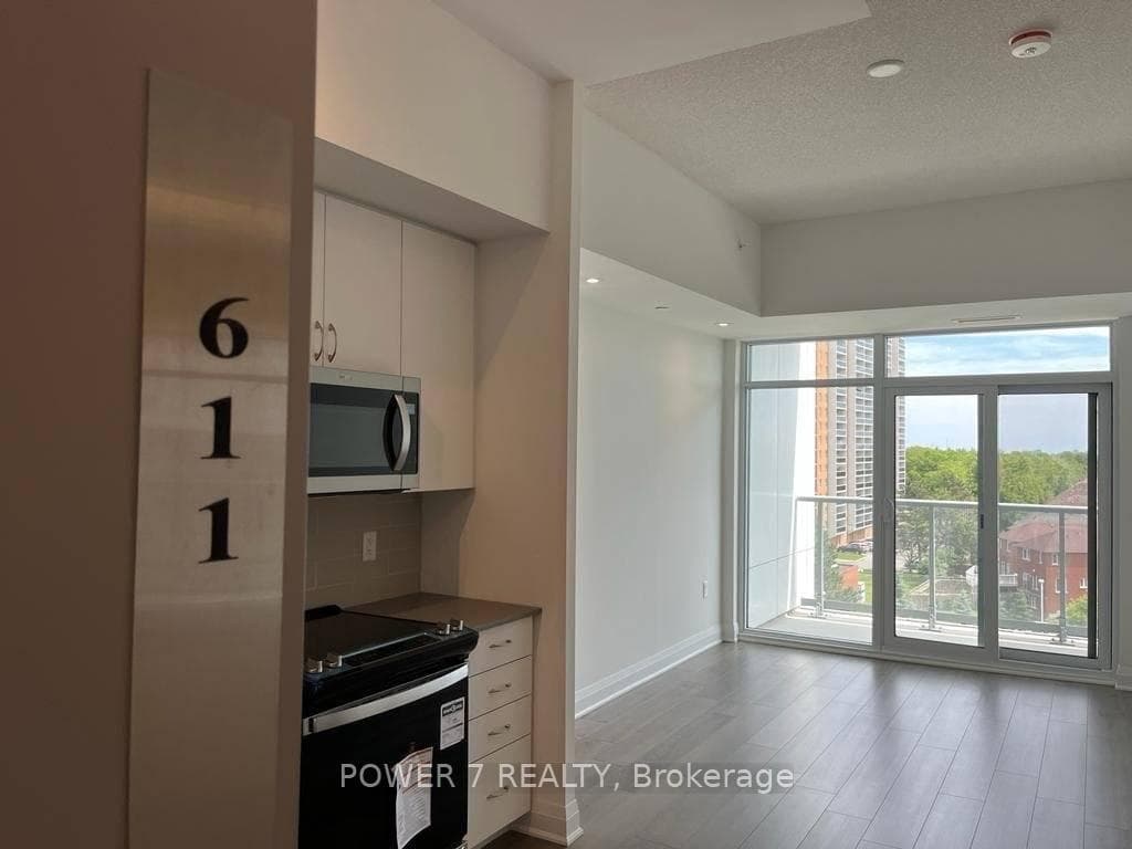 611-3220 Sheppard Avenue N