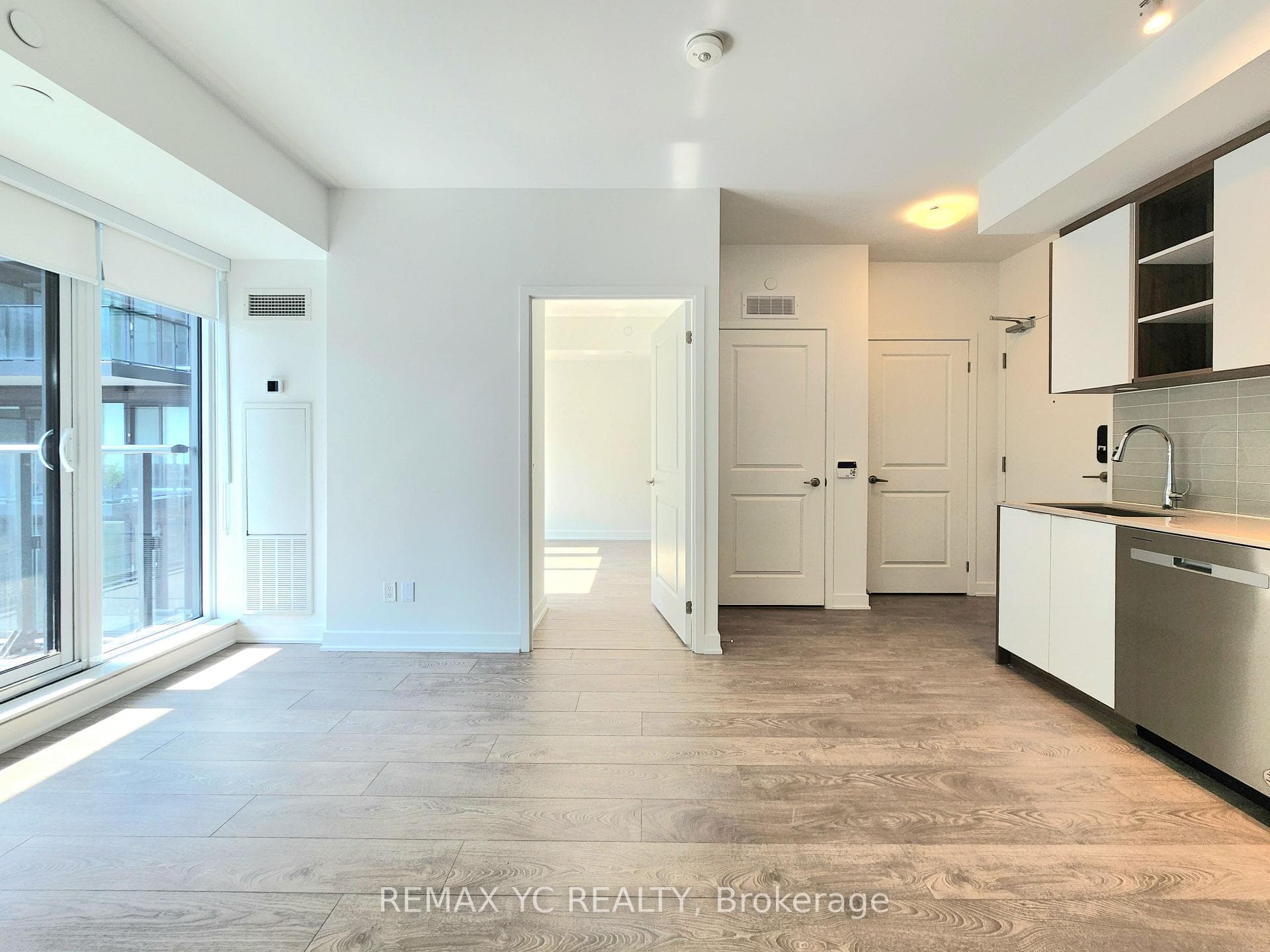 1212-543 Richmond Street