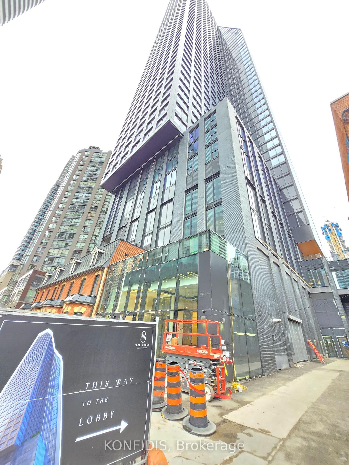 1607-8 Wellesley Street W