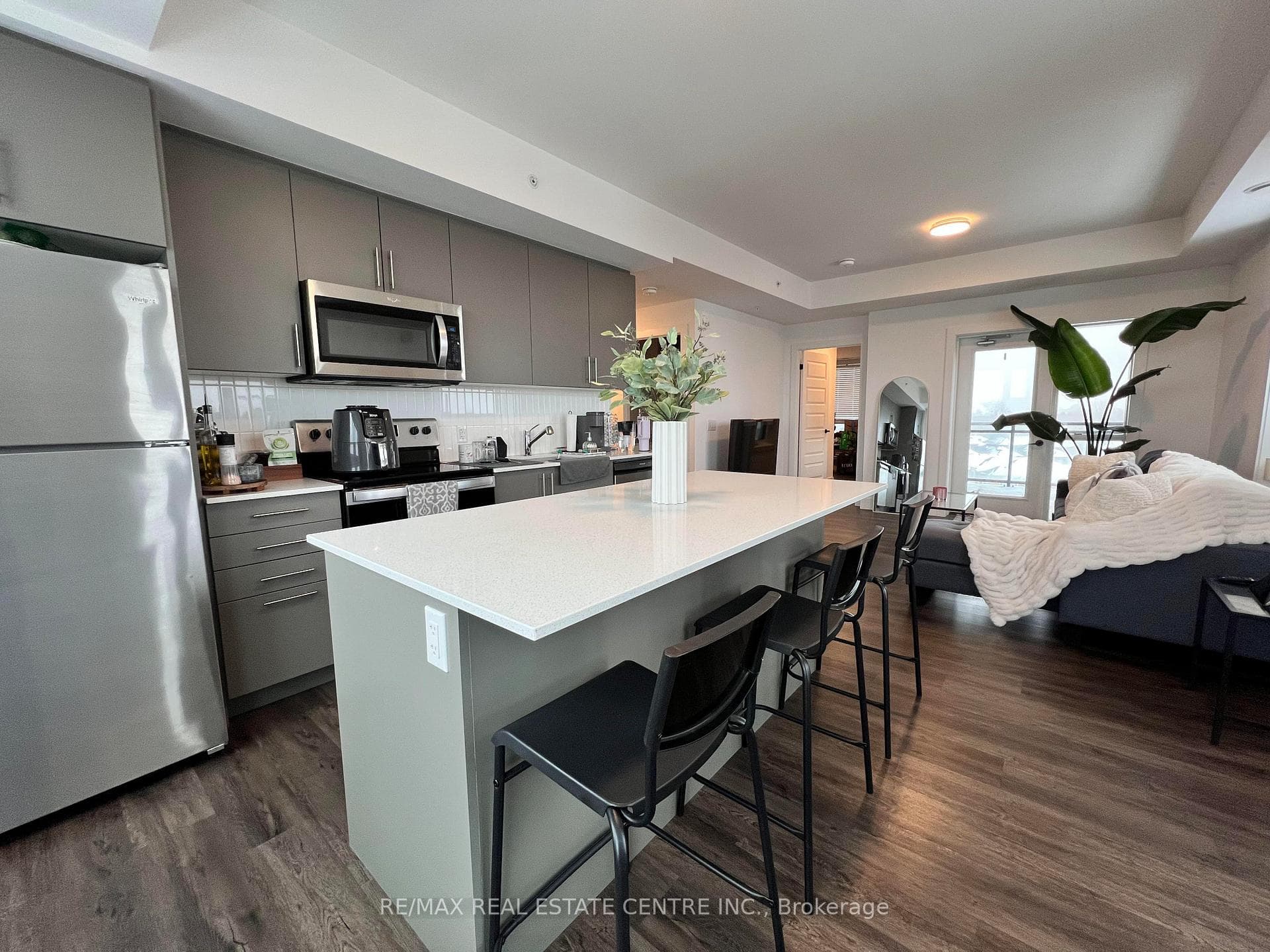 614-26 Lowes Road W