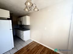 601 Barber Ave N · 212