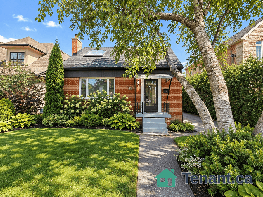 Charming Detached home in Etobicoke 