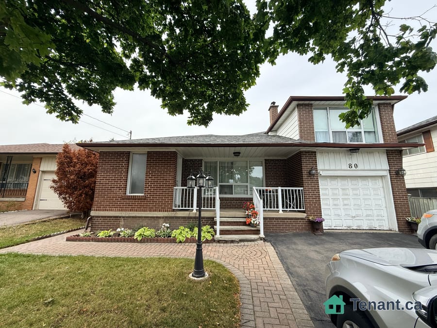 For rent: 80 Ringway Crescent