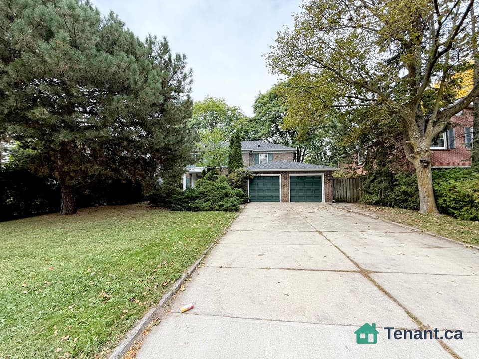 4 Canadiana Drive, Thornhill, ON, M2M 3Y7