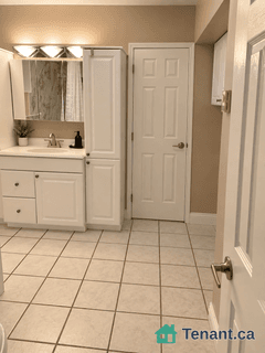 Bright Private 2 Bedroom Unit 