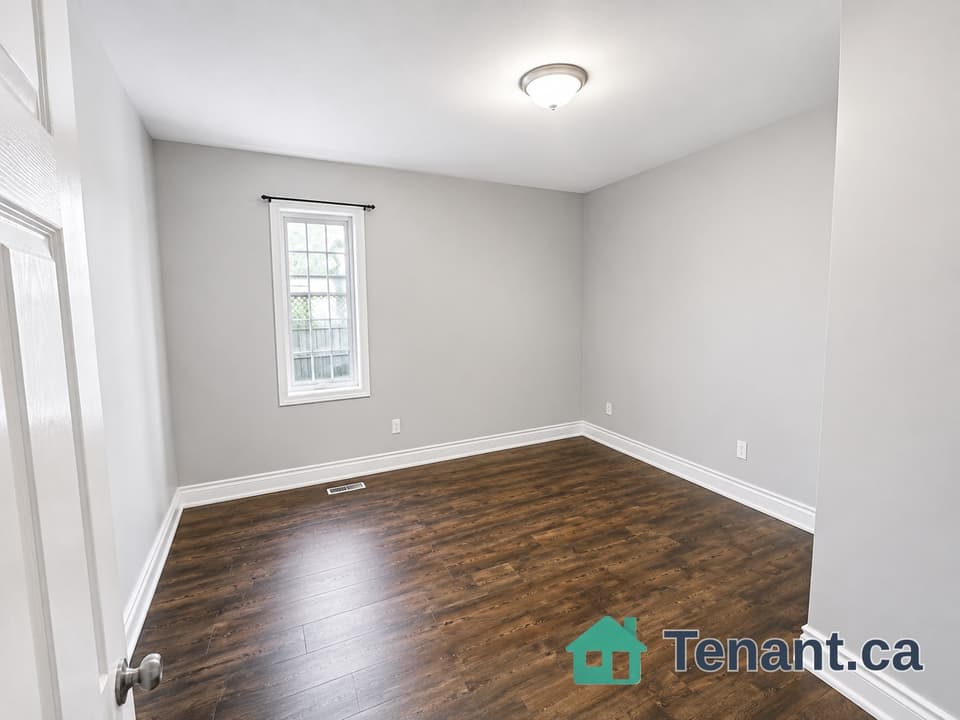 1-454 Laclie Street, Orillia, ON, L3V 4P8