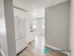 2 Bedroom 1 Bathroom Main Floor For Rent