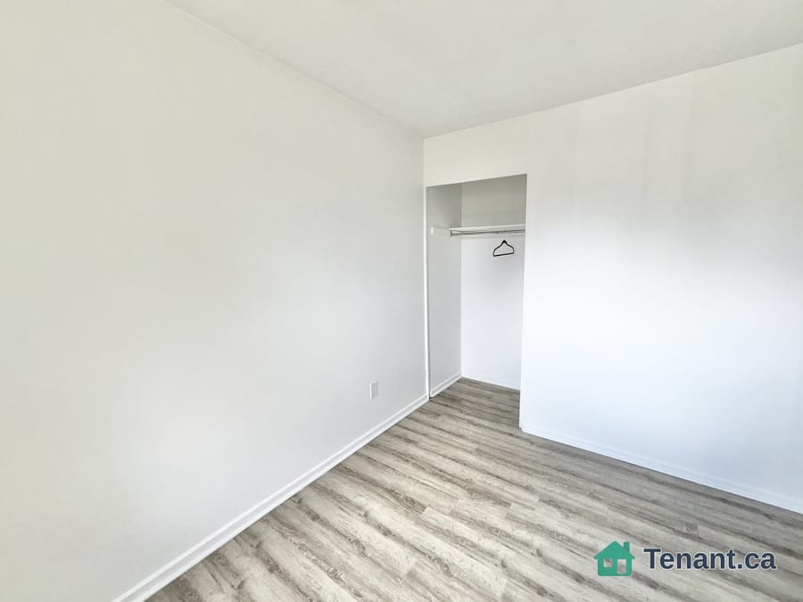 For rent: 923 Greenbriar Avenue