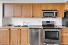 Bright 1 Bedroom Furnished Accomodation in the Heart of the City